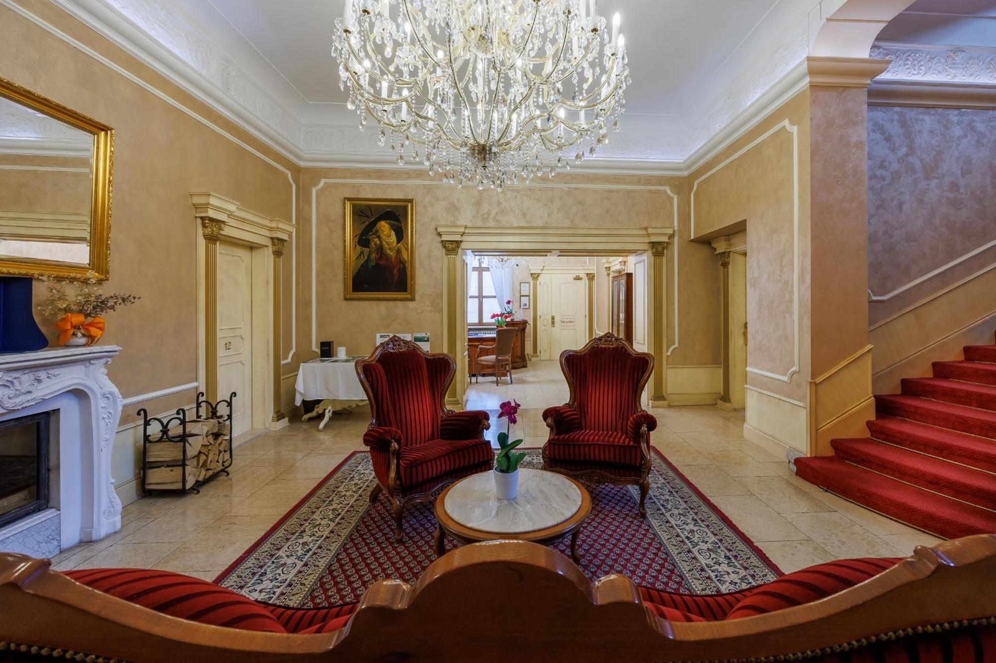 Hotel Chateau Cihelny Karlsbad Exteriör bild