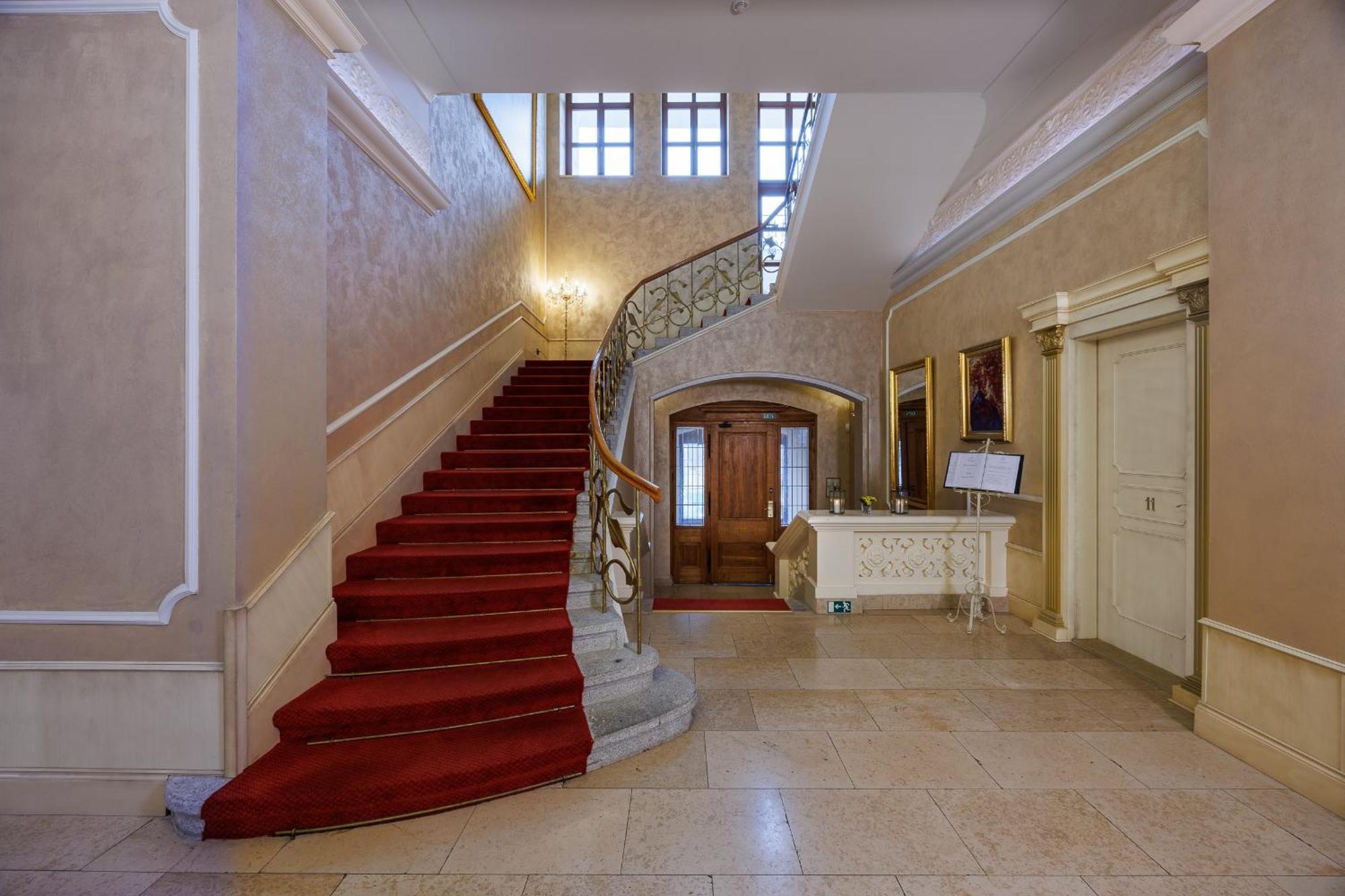 Hotel Chateau Cihelny Karlsbad Exteriör bild